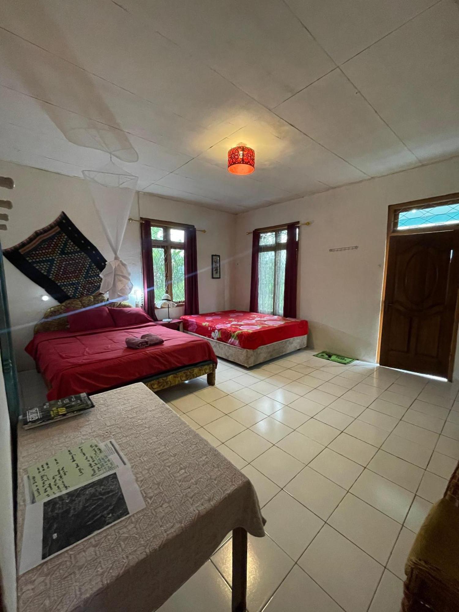 Hobbit Hill Apartment Ruteng Room photo
